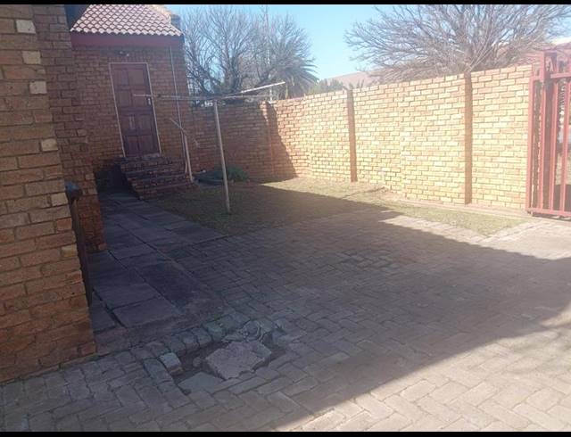 3 BEDROOM HOUSE FOR SALE IN VANDERBIJLPARK SE 4